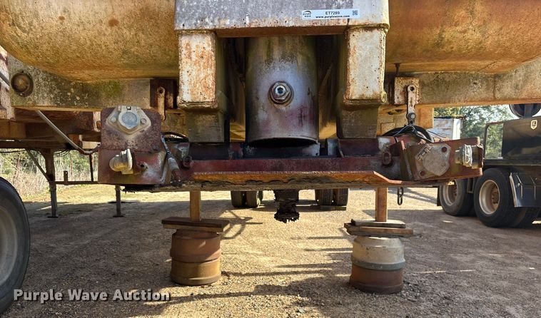 image for item ET7289 1985 Clement LW3224BT end dump trailer