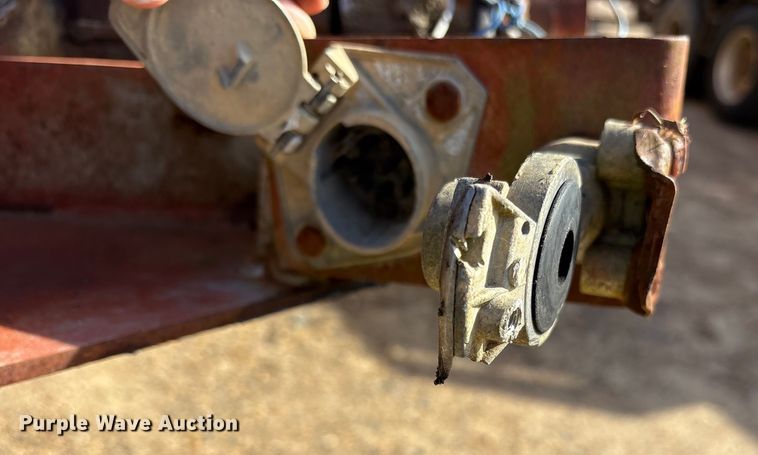 image for item ET7289 1985 Clement LW3224BT end dump trailer