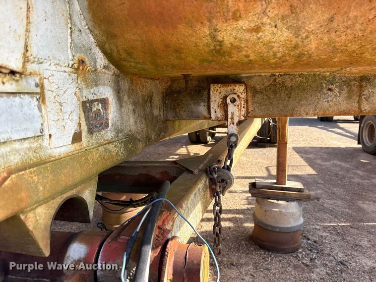 image for item ET7289 1985 Clement LW3224BT end dump trailer