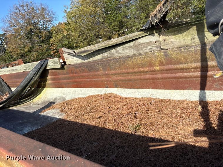 image for item ET7289 1985 Clement LW3224BT end dump trailer