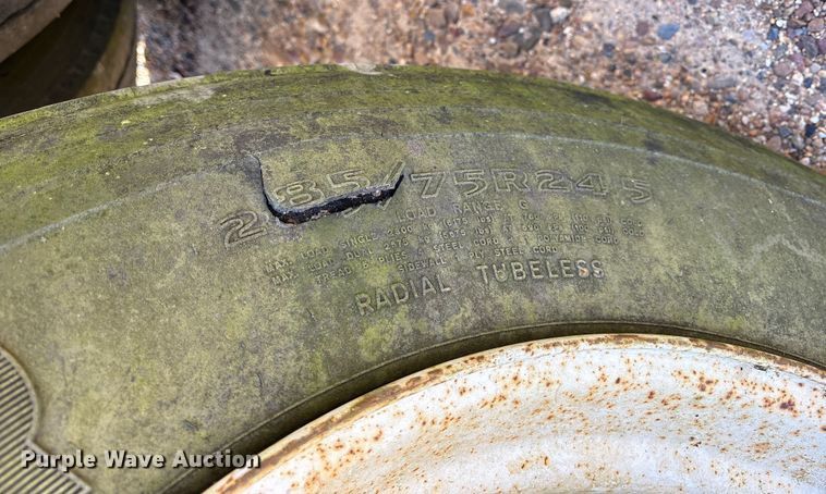 image for item ET7289 1985 Clement LW3224BT end dump trailer