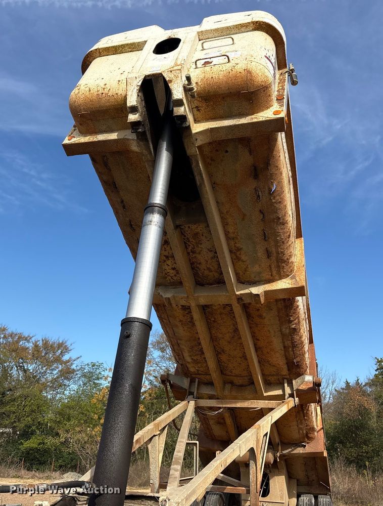 image for item ET7290 1997 Clement LW3236 end dump trailer