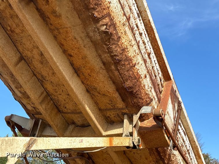 image for item ET7290 1997 Clement LW3236 end dump trailer