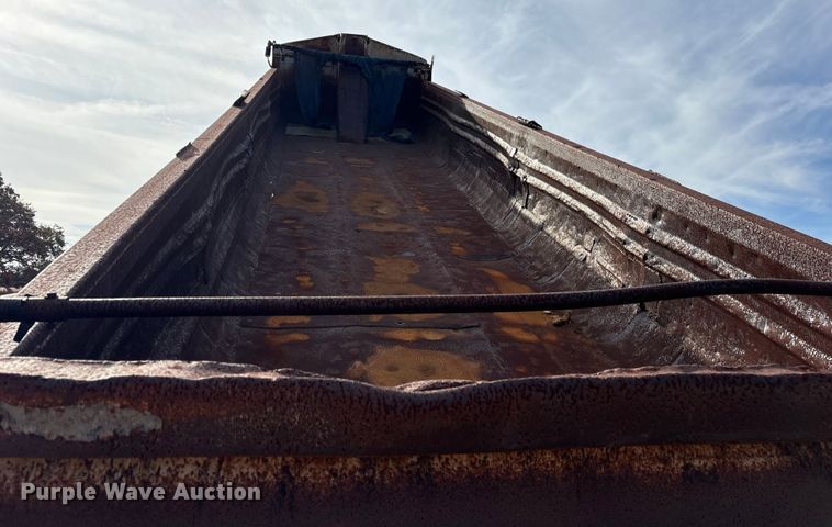 image for item ET7290 1997 Clement LW3236 end dump trailer