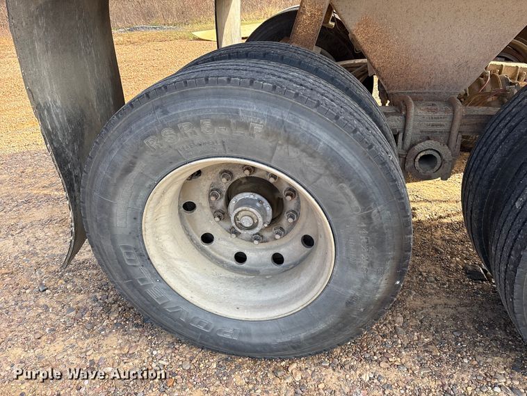 image for item ET7290 1997 Clement LW3236 end dump trailer