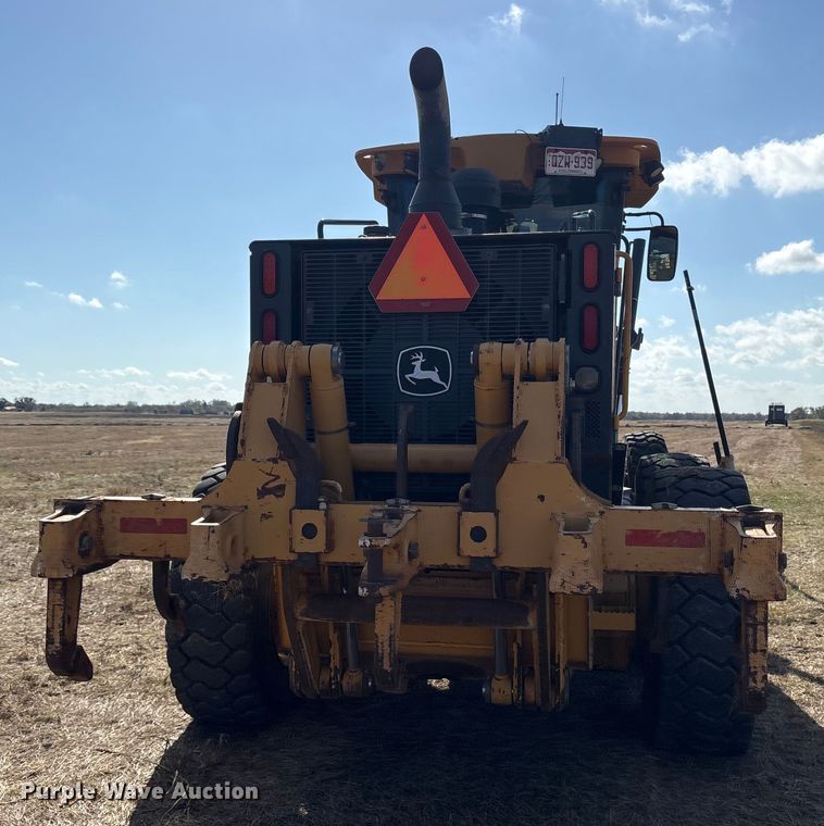 image for item ET7298 2011 John Deere 872G motor grader