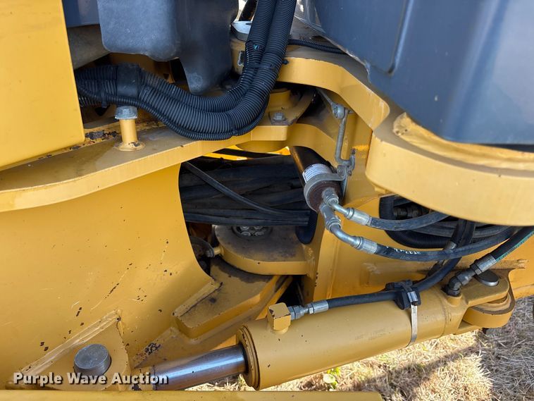 image for item ET7298 2011 John Deere 872G motor grader