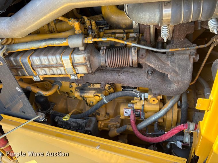 image for item ET7298 2011 John Deere 872G motor grader