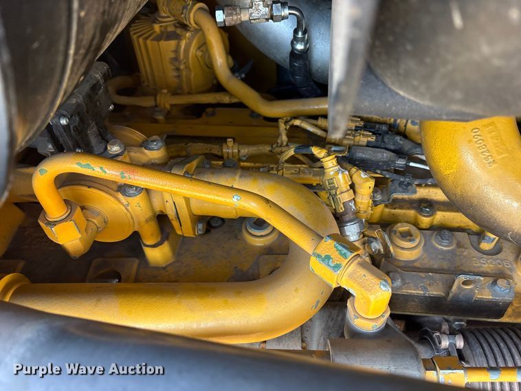 image for item ET7298 2011 John Deere 872G motor grader