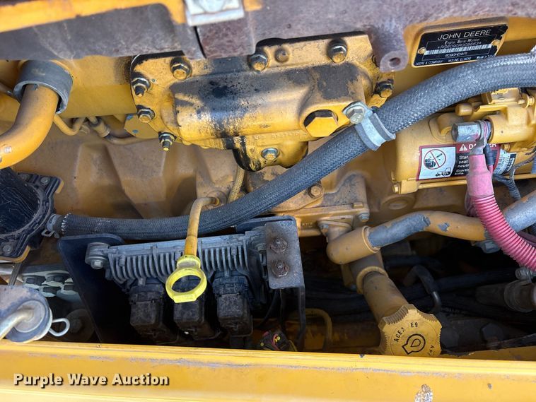 image for item ET7298 2011 John Deere 872G motor grader