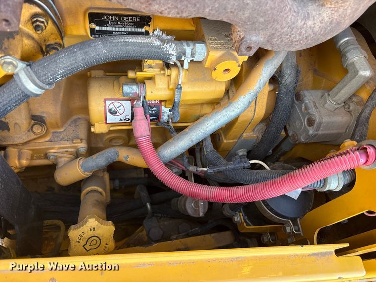 image for item ET7298 2011 John Deere 872G motor grader