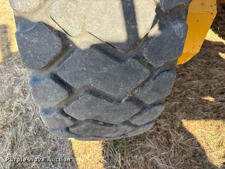 image for item ET7298 2011 John Deere 872G motor grader