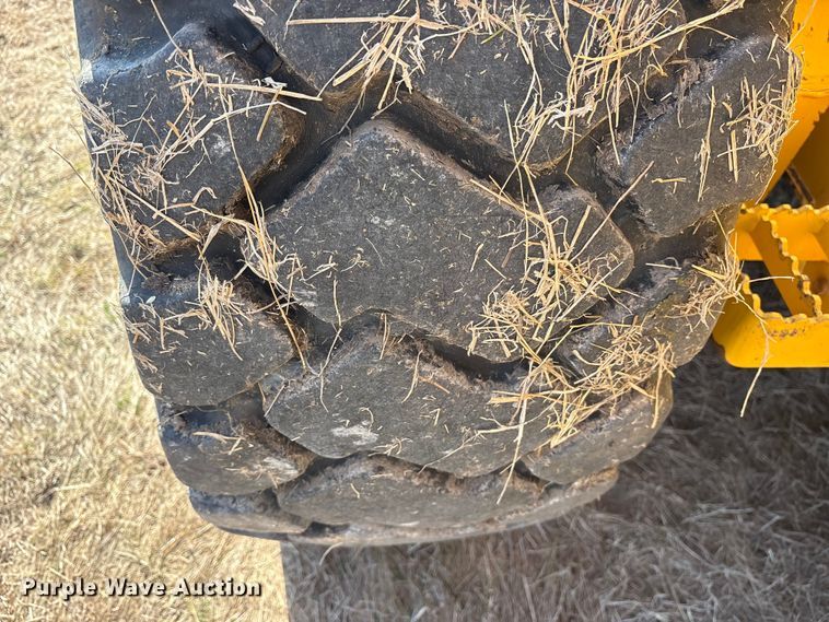 image for item ET7298 2011 John Deere 872G motor grader