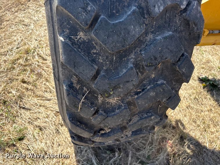 image for item ET7298 2011 John Deere 872G motor grader