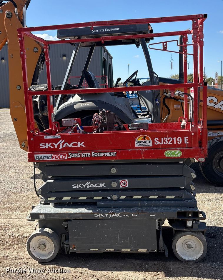 image for item ET7299 SkyJack SJ3219E scissor lift