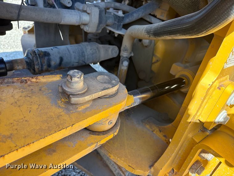 image for item ET7302 2014 John Deere 624K wheel loader