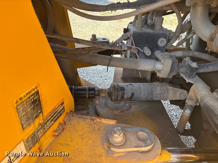 image for item ET7302 2014 John Deere 624K wheel loader