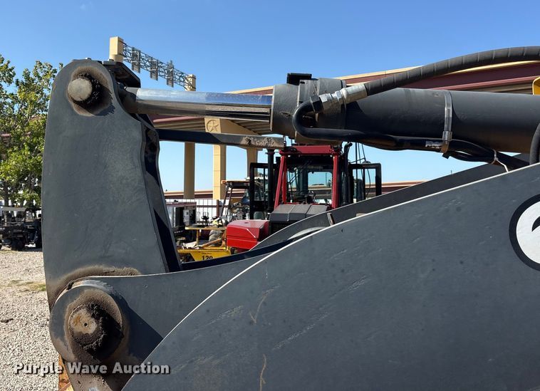 image for item ET7302 2014 John Deere 624K wheel loader