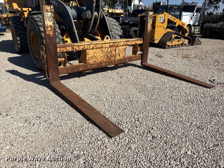 image for item ET7302 2014 John Deere 624K wheel loader