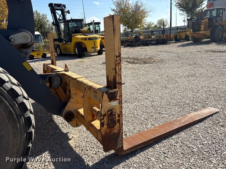 image for item ET7302 2014 John Deere 624K wheel loader