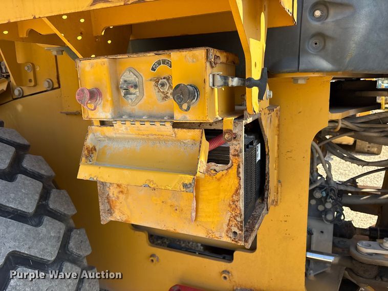 image for item ET7302 2014 John Deere 624K wheel loader