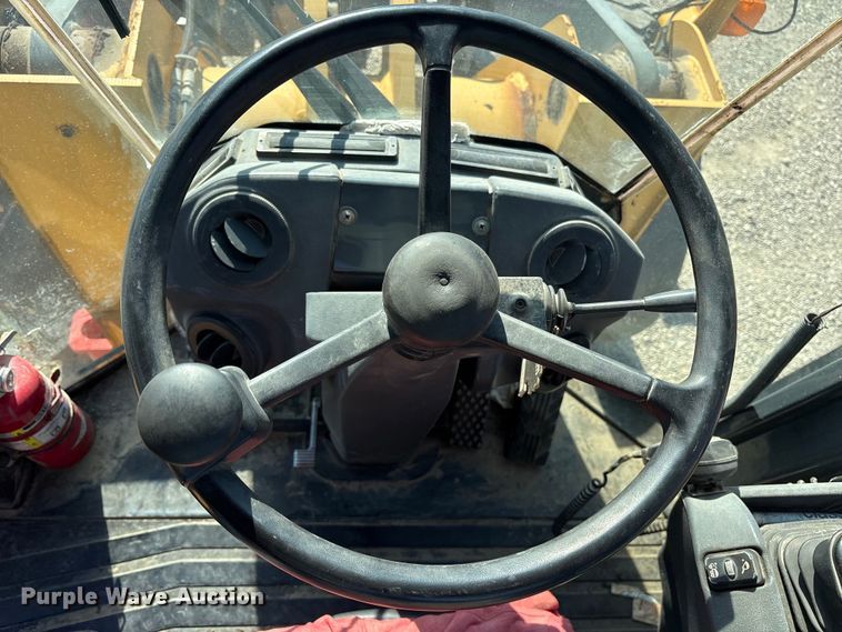 image for item ET7302 2014 John Deere 624K wheel loader