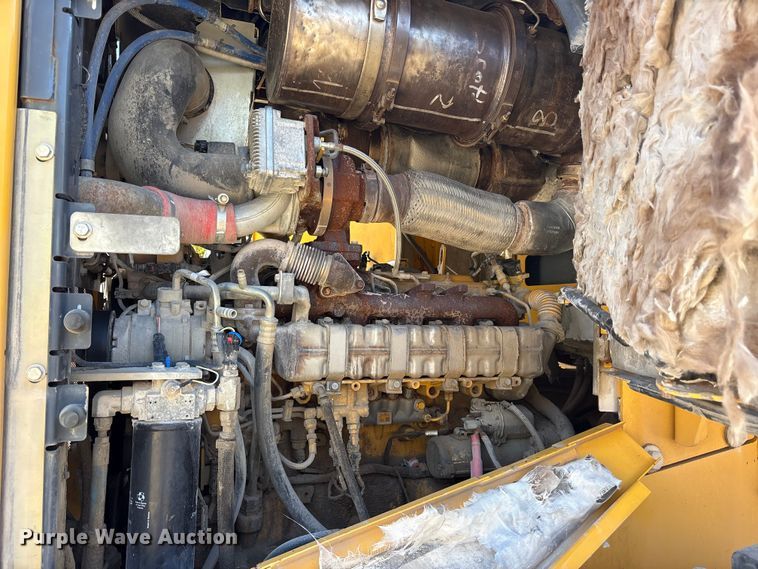 image for item ET7302 2014 John Deere 624K wheel loader