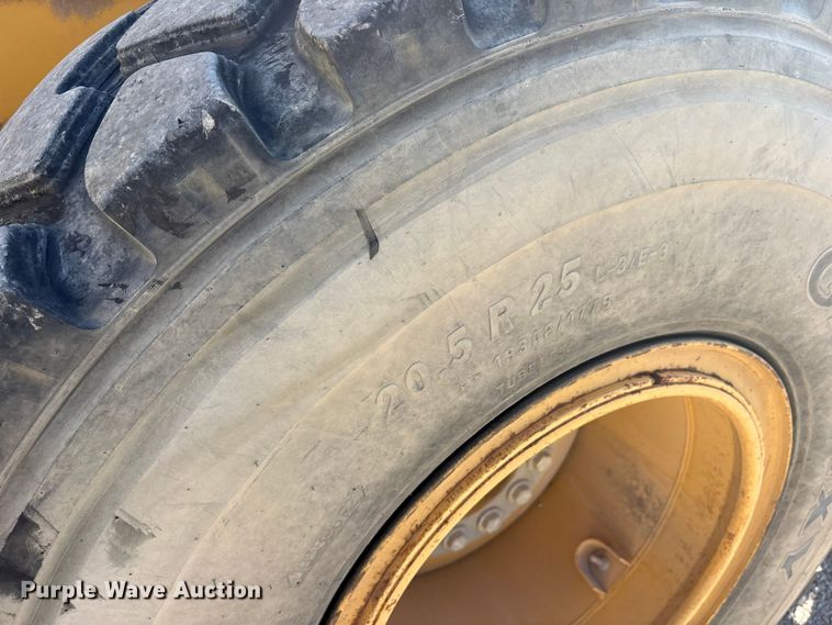 image for item ET7302 2014 John Deere 624K wheel loader