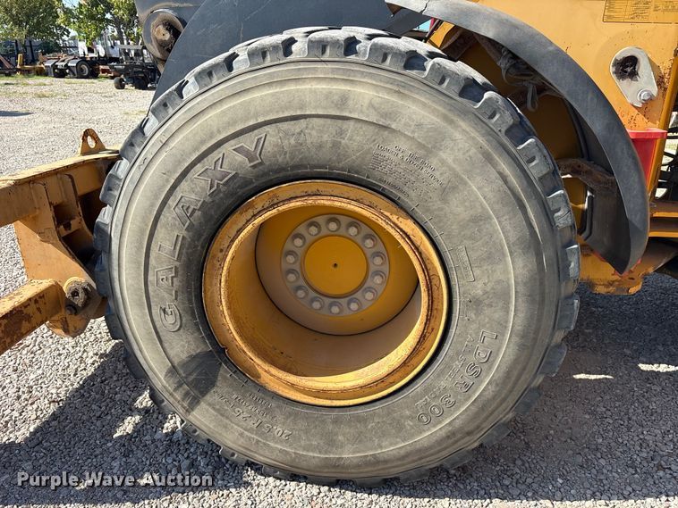 image for item ET7302 2014 John Deere 624K wheel loader