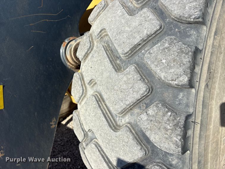 image for item ET7302 2014 John Deere 624K wheel loader