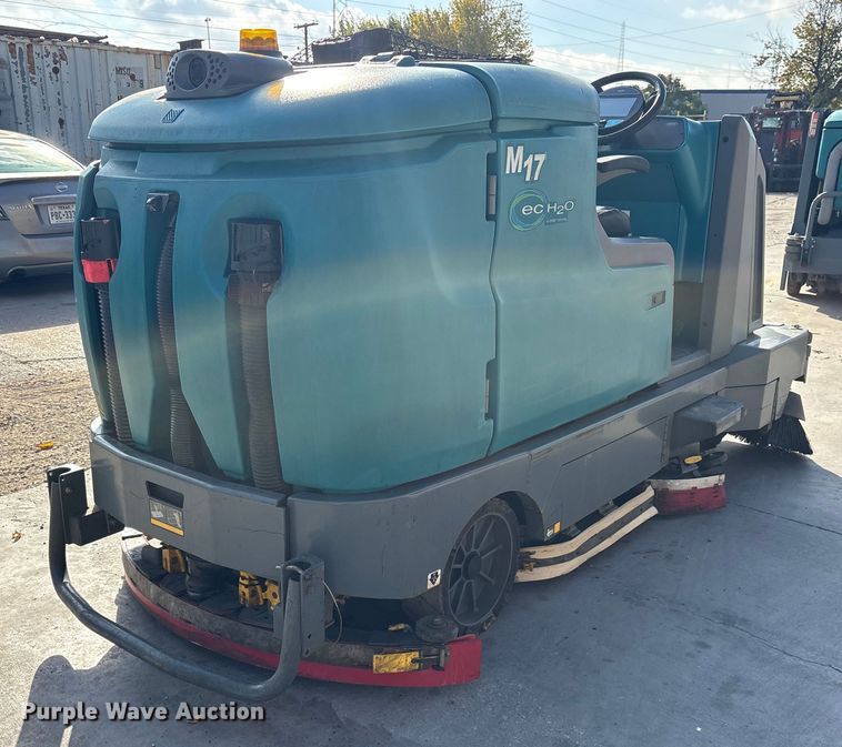 image for item ET7304 Tennant M17 floor scrubber