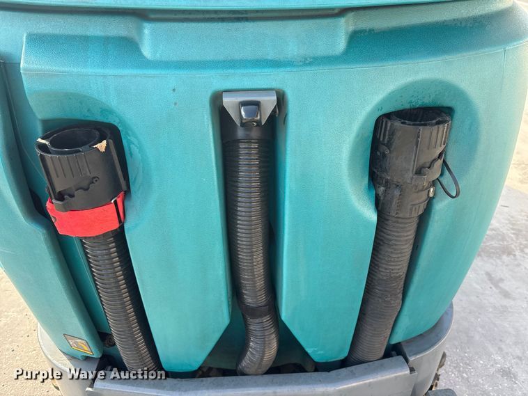 image for item ET7304 Tennant M17 floor scrubber