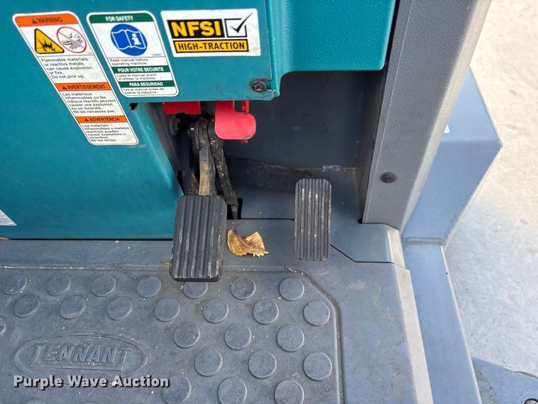 image for item ET7304 Tennant M17 floor scrubber