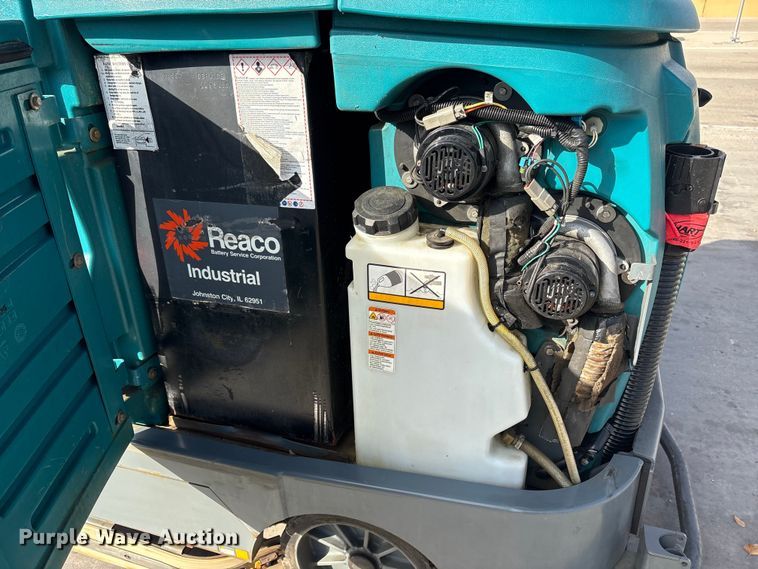 image for item ET7304 Tennant M17 floor scrubber