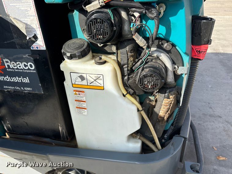 image for item ET7304 Tennant M17 floor scrubber