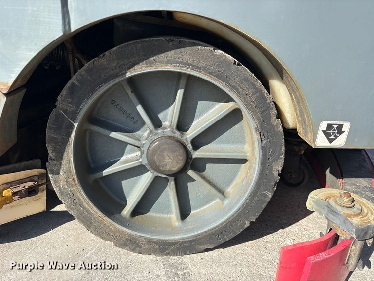 image for item ET7304 Tennant M17 floor scrubber