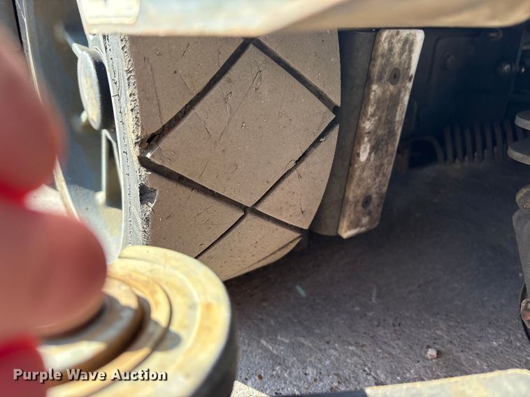 image for item ET7304 Tennant M17 floor scrubber