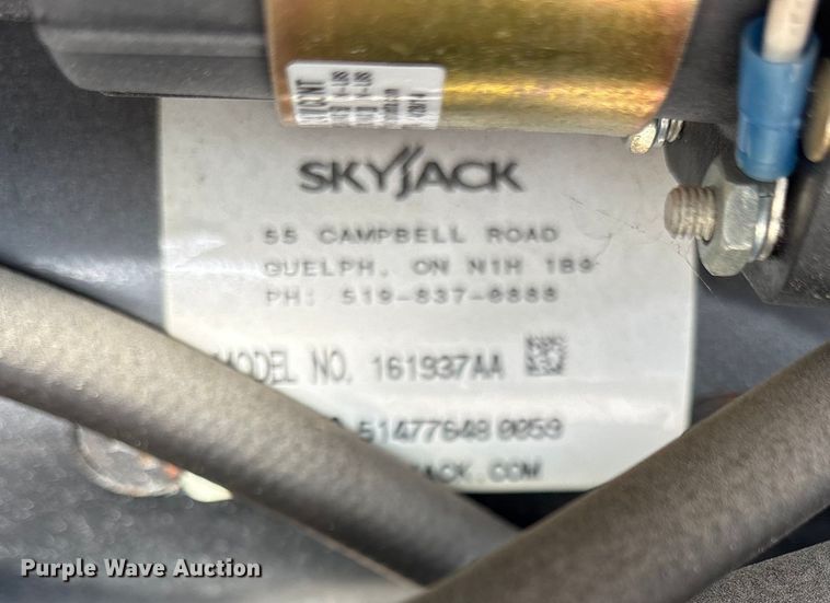 image for item ET7305 2014 Skyjack SJIII 4632 scissor lift