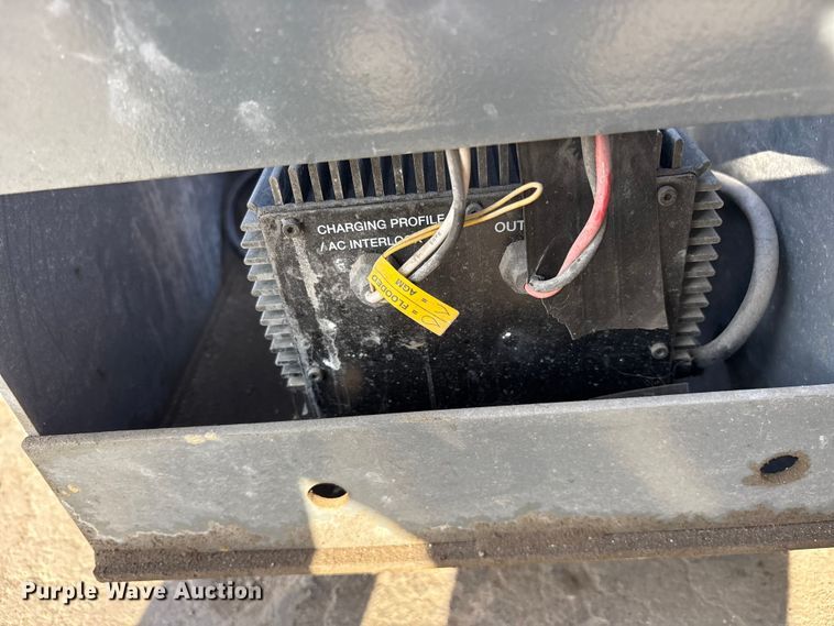 image for item ET7305 2014 Skyjack SJIII 4632 scissor lift