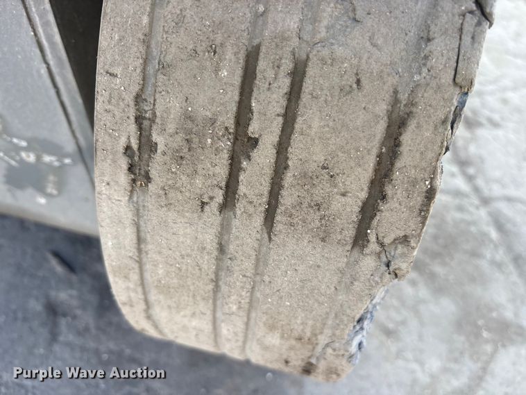 image for item ET7305 2014 Skyjack SJIII 4632 scissor lift