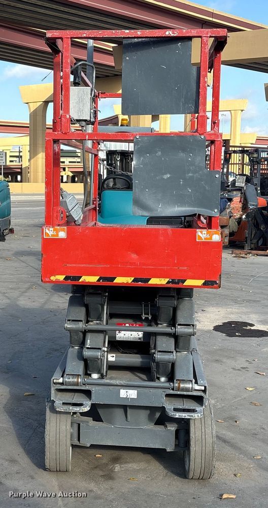 image for item ET7306 2014 Skyjack SJIII 3226 scissor lift