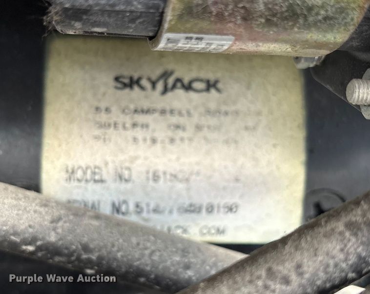 image for item ET7306 2014 Skyjack SJIII 3226 scissor lift