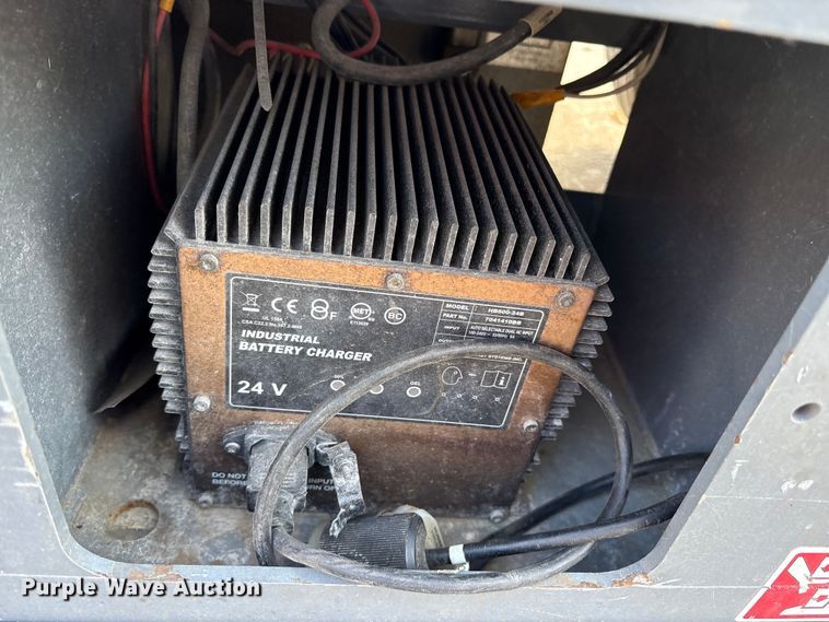 image for item ET7306 2014 Skyjack SJIII 3226 scissor lift