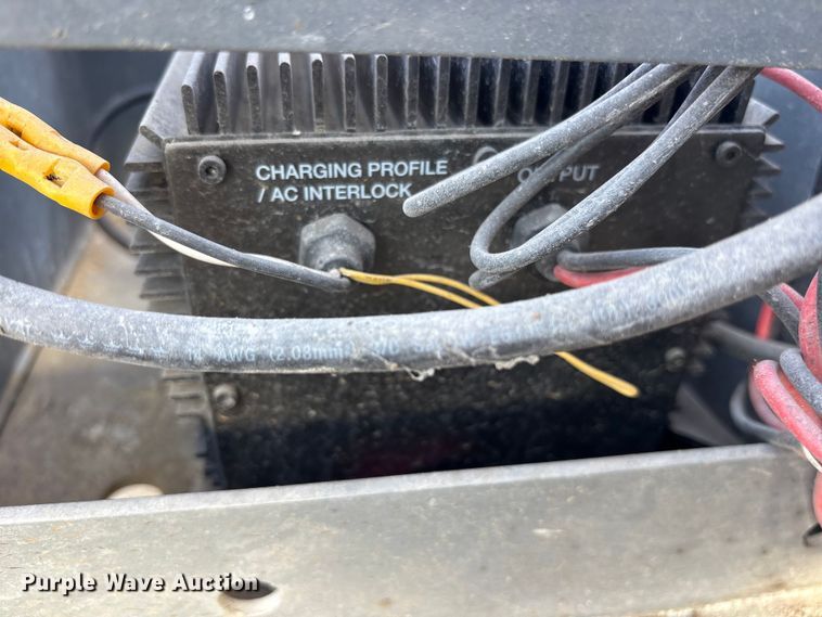 image for item ET7306 2014 Skyjack SJIII 3226 scissor lift