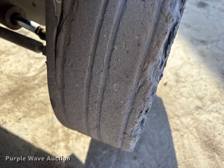 image for item ET7306 2014 Skyjack SJIII 3226 scissor lift