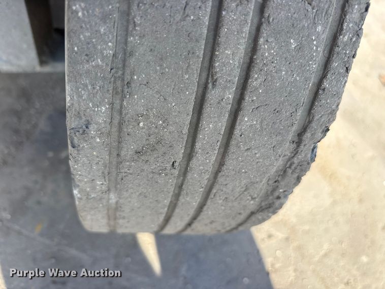 image for item ET7306 2014 Skyjack SJIII 3226 scissor lift