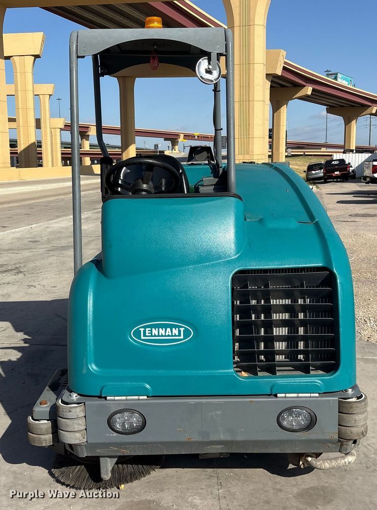 image for item ET7307 Tennant M20 Sweeper-scrubber.