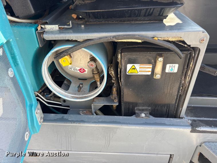 image for item ET7307 Tennant M20 Sweeper-scrubber.