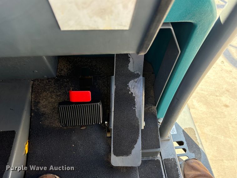 image for item ET7307 Tennant M20 Sweeper-scrubber.