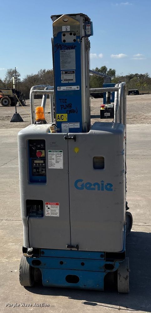 image for item ET7308 2017 Genie GR-20 vertical lift